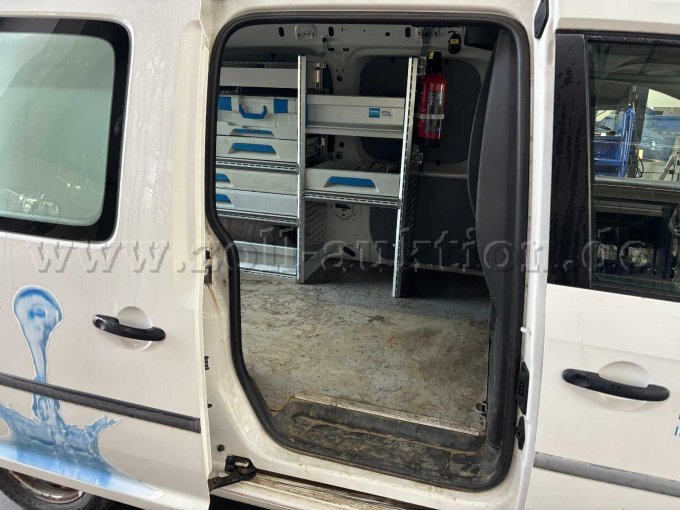 1 VOLKSWAGEN-VW Caddy 2.0 TDI 4MOTION Maxi – foto 11 – kavel bij Zoll-Auktion, Essingen