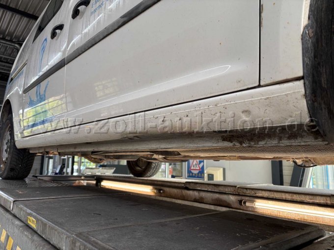 1 VOLKSWAGEN-VW Caddy 2.0 TDI 4MOTION Maxi – foto 17 – kavel bij Zoll-Auktion, Essingen