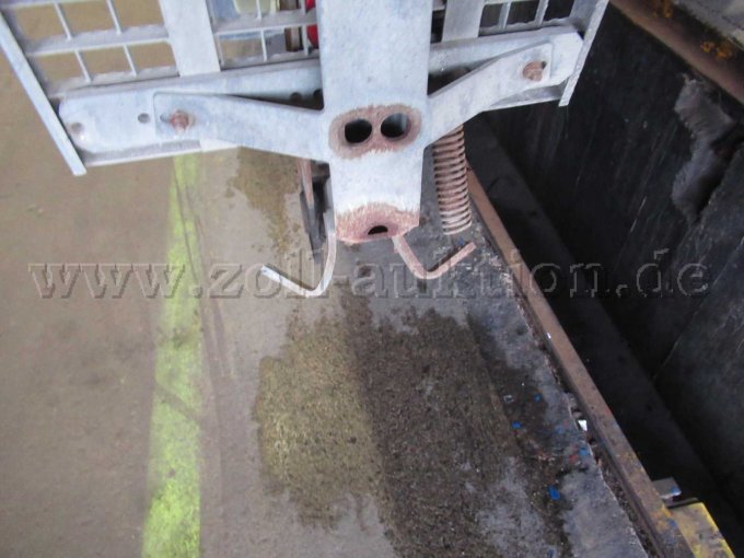 Trittstufe hinten verformt