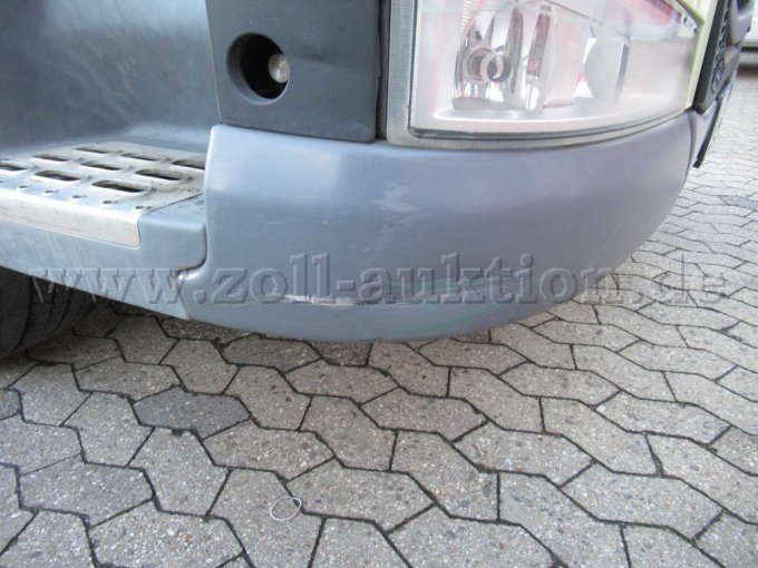 Stoßfängeerecke verformt