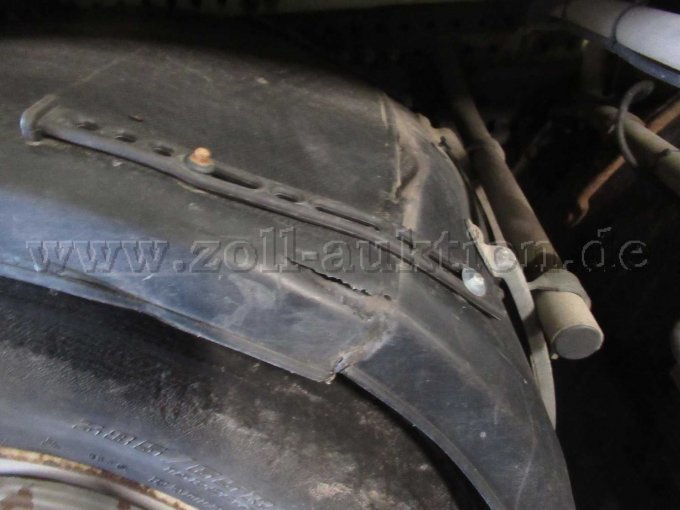 Kotflügelabdeckung gerissen