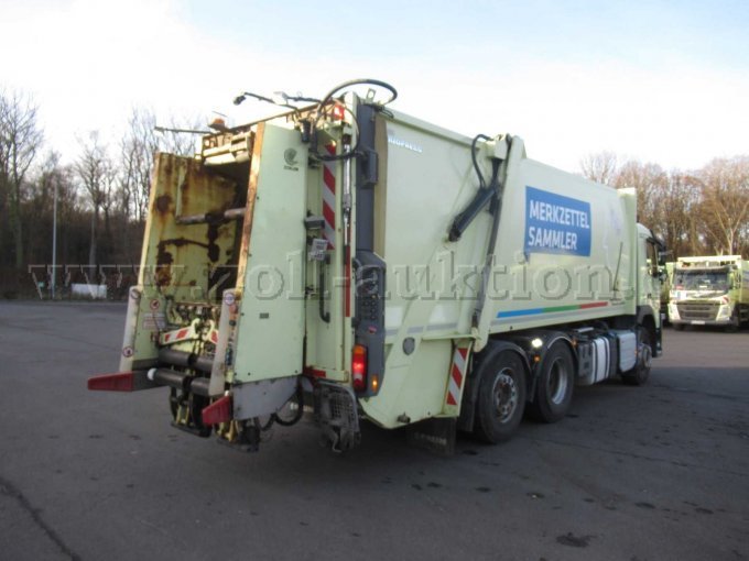 Diagonale hinter rechts