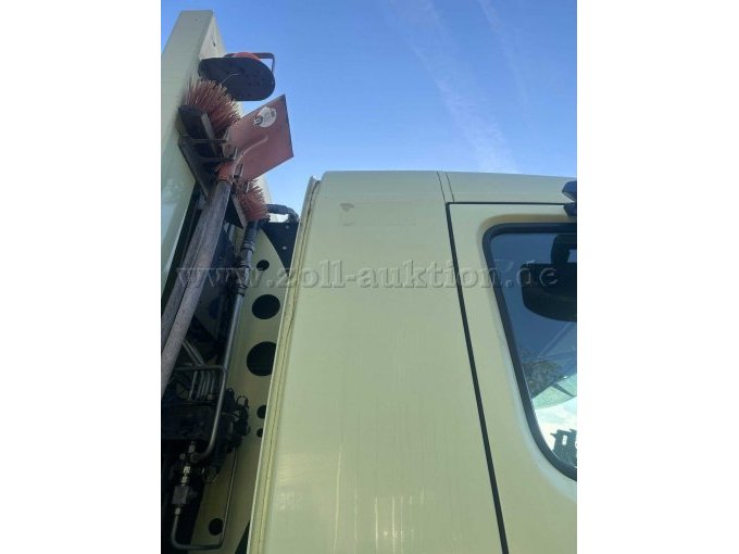 Lackschäden / Abplatzungen durch Beklebung