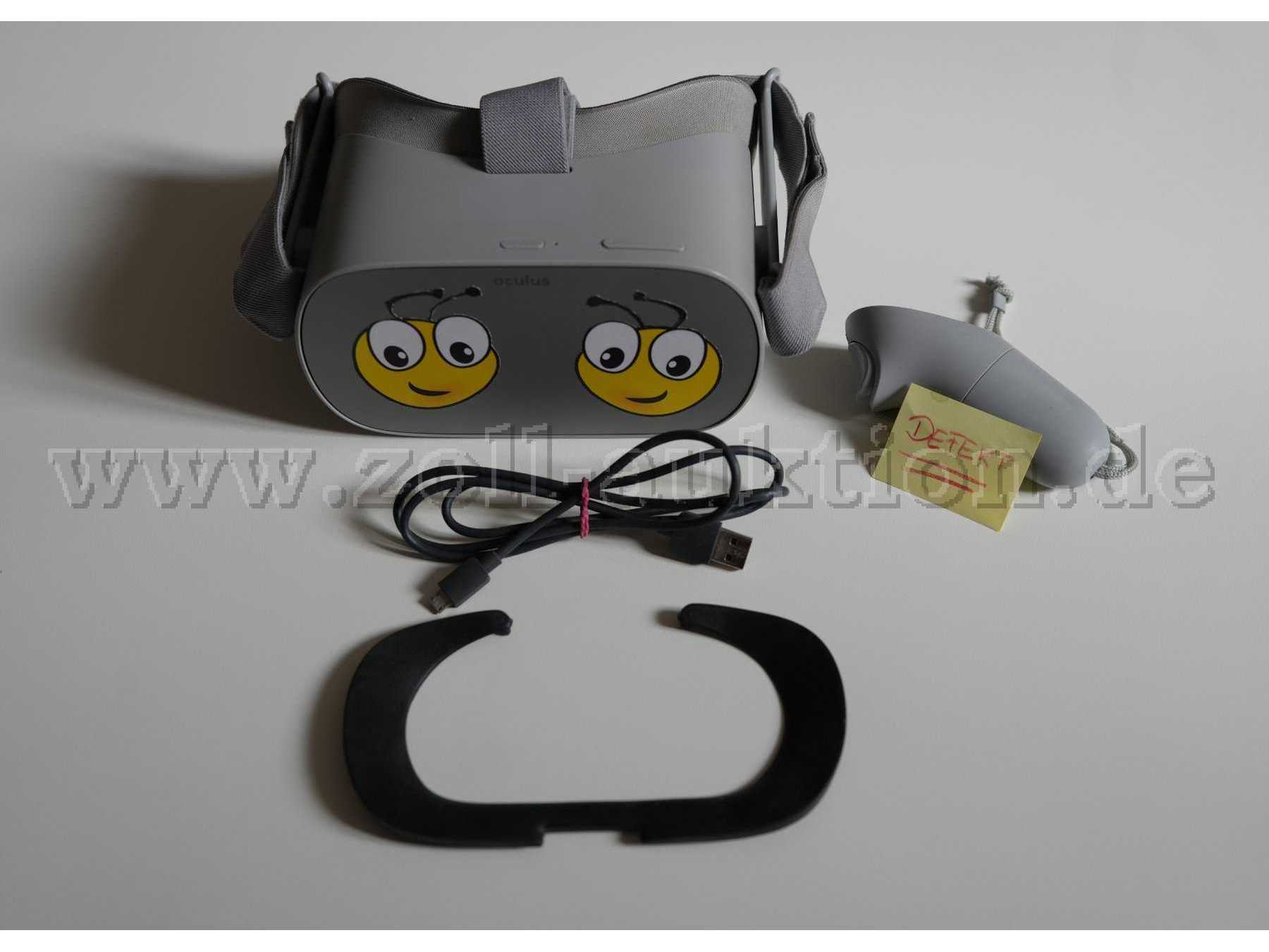 VR-Brille mit Zubehör.