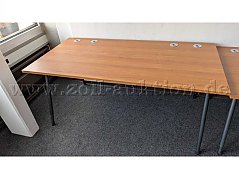 Frontseite Tisch