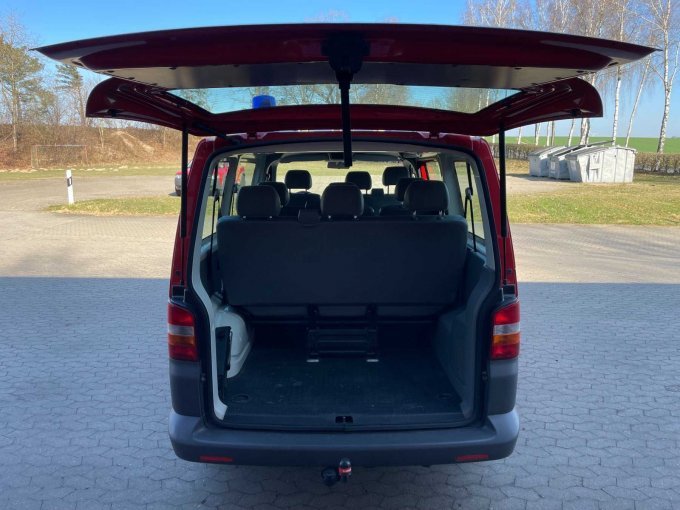 Fahrzeug hinten geöffnet