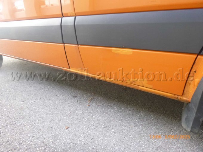 Radlaufvorne rechts Rost Türen unten Rost Einstieg unten Rost ausgebessert mit Farbe