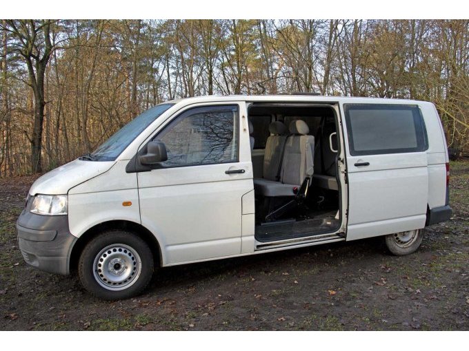 Ansicht geöffnete Fahrgasttür Fahrerseite