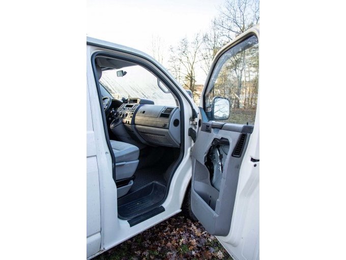 Ansicht geöffnete Beifahrertür