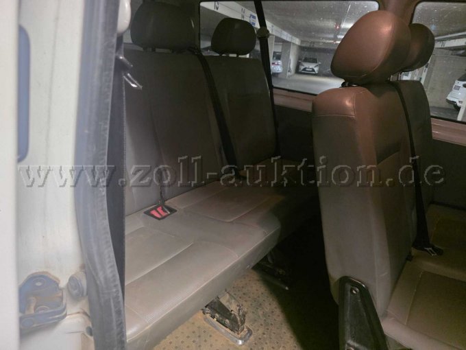 1 VW Bus T5, eerste registratie 09/2005, diesel, niet rijklaar – foto 9 – kavel bij Zoll-Auktion, Bonn