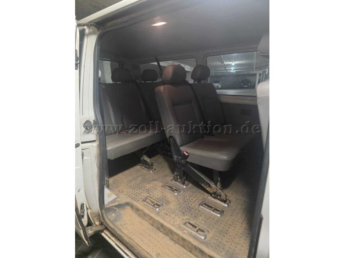 1 VW Bus T5, eerste registratie 09/2005, diesel, niet rijklaar – foto 8 – kavel bij Zoll-Auktion, Bonn