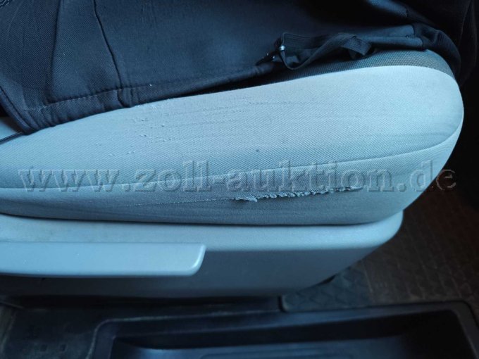 Riss Sitzfläche Beifahrersitz