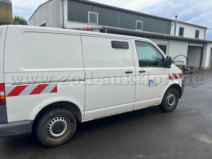 1 VW Bus T 5 1,9 als knutselauto of onderdelenbron – foto 2 – kavel bij Zoll-Auktion, Etzbach