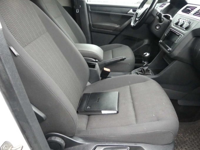 Innenansicht vorne rechts