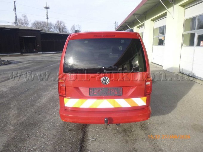 Hinten mit Anhängekupplung