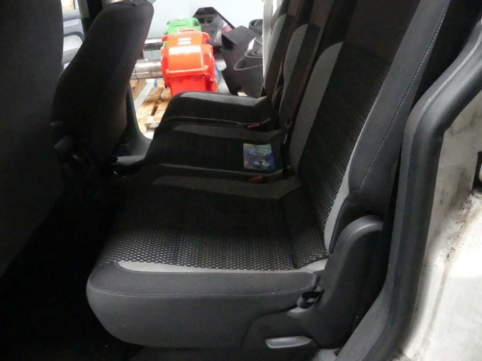 Sitzbank hinten links