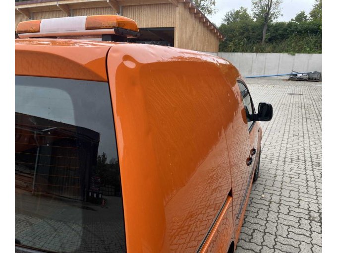 1 VW Caddy Kasten 2,0l TDI -Hagelschaden – foto 11 – kavel bij Zoll-Auktion, Bad Tölz