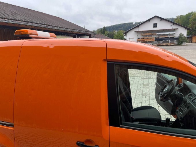 1 VW Caddy Kasten 2,0l TDI -Hagelschaden – foto 15 – kavel bij Zoll-Auktion, Bad Tölz