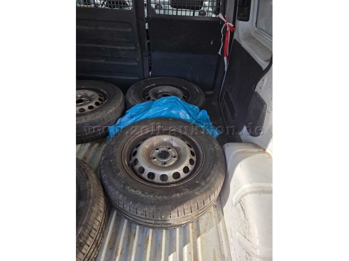 Sommerreifen im Laderaum