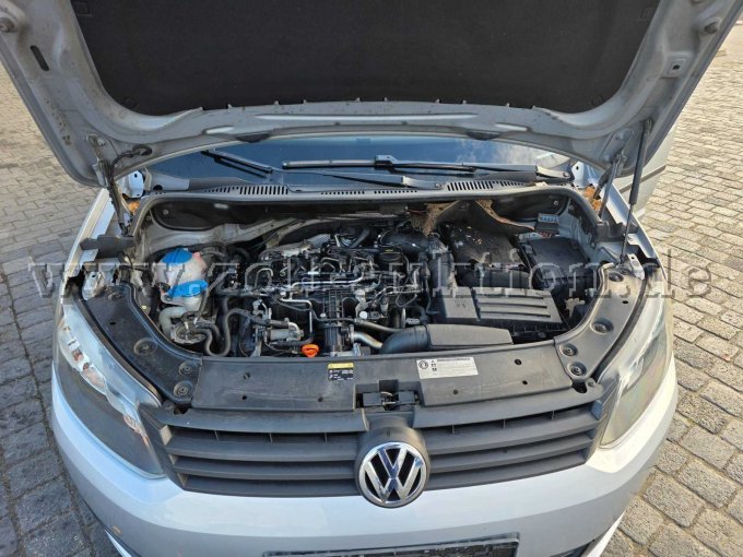 Motorhaube geöffnet