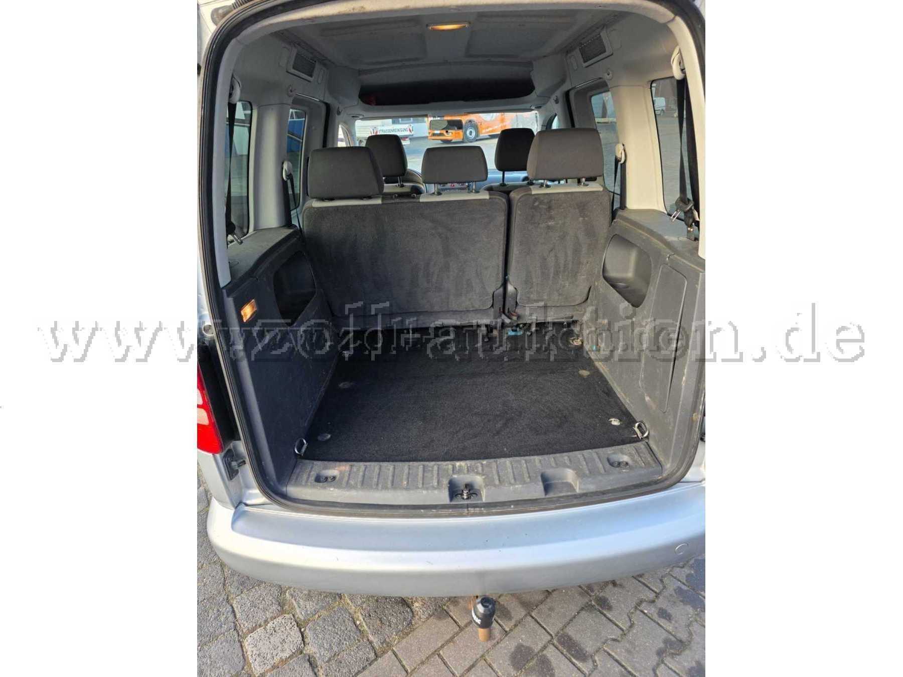 Kofferraum geöffnet