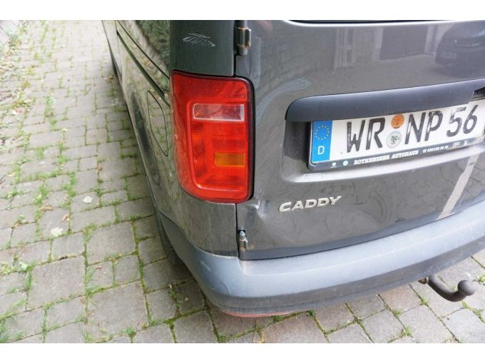 Kratzer, Delle hinten links