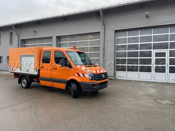 VW Crafter, von rechts