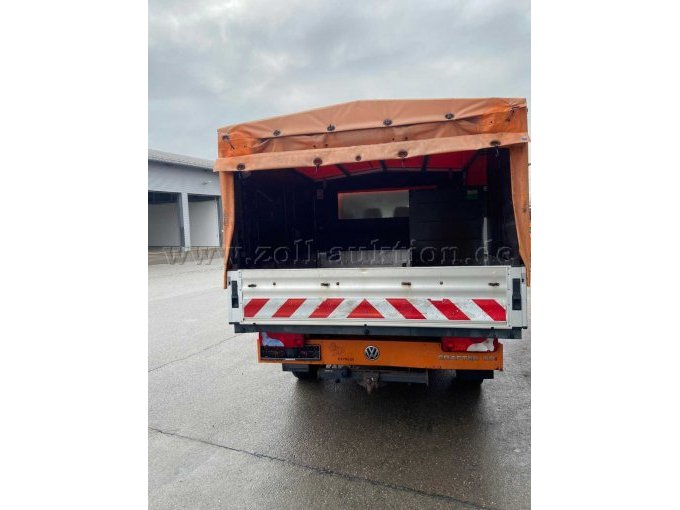 VW Crafter, von hinten, Plane geöffnet