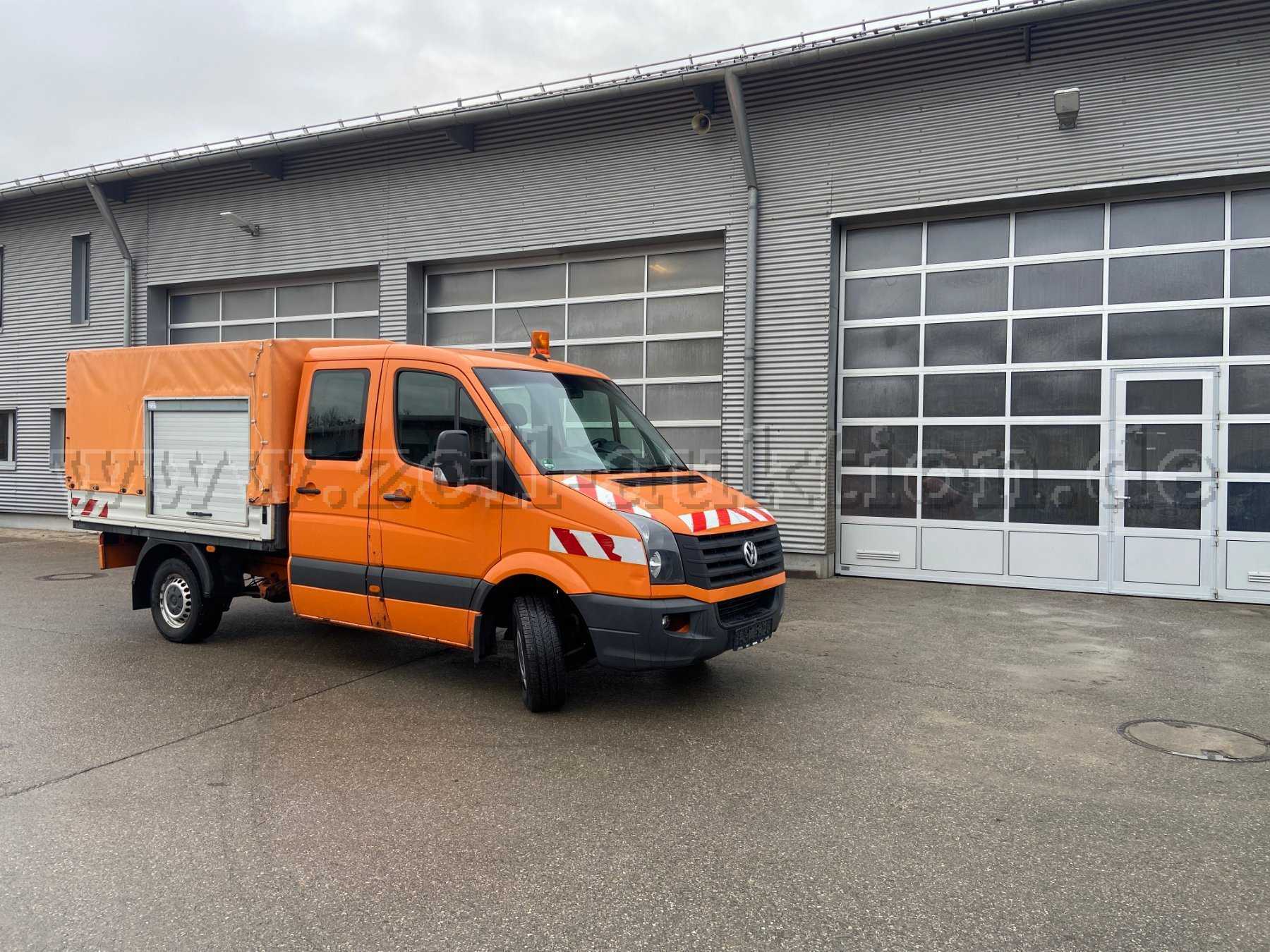 VW Crafter, von rechts