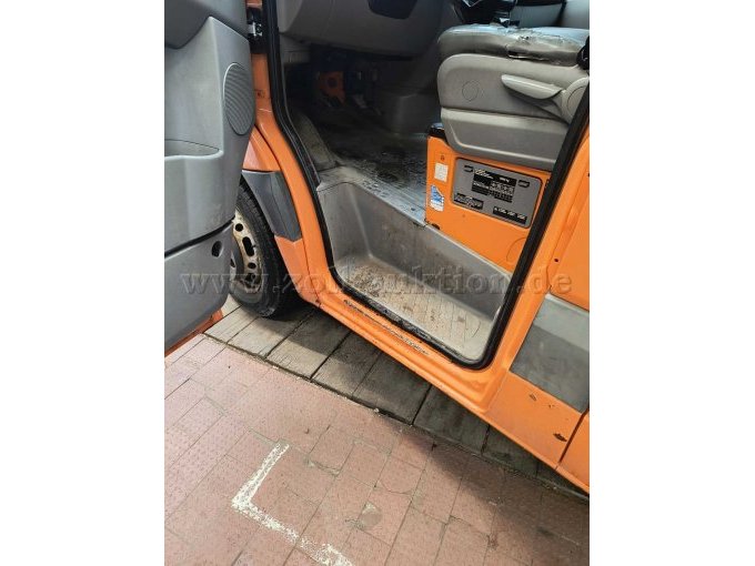 Einstiegsbereich Fahrerseite