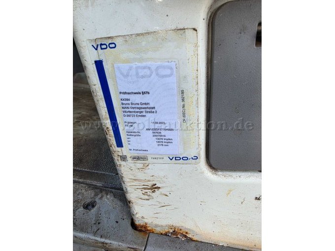 Einbauschild der letzten Tachprüfung