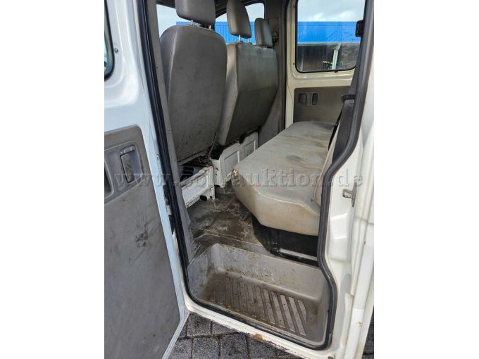 Blich in die Kabine von hinten links