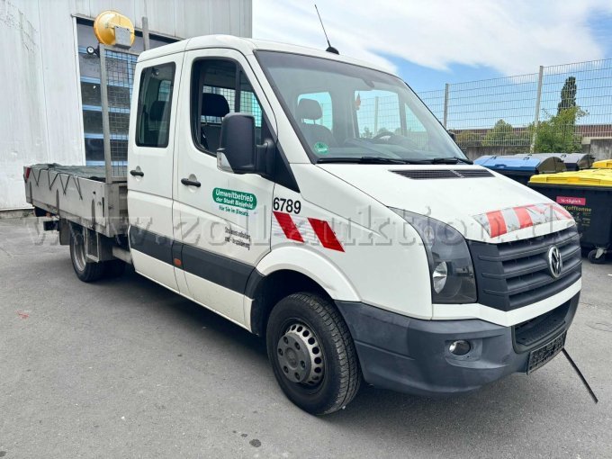 1 VW Crafter met laadbak, 5 ton maximaal toegestaan totaalgewicht – foto 2 – kavel bij Zoll-Auktion, Bielefeld