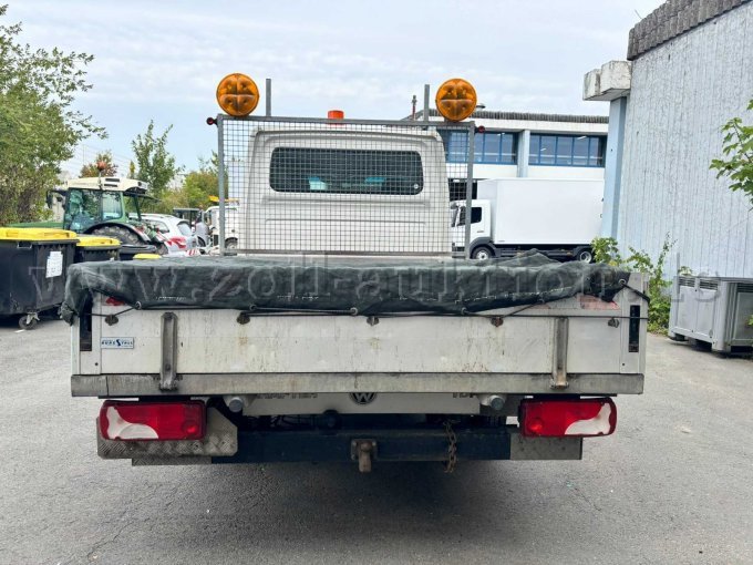 1 VW Crafter met laadbak, 5 ton maximaal toegestaan totaalgewicht – foto 4 – kavel bij Zoll-Auktion, Bielefeld