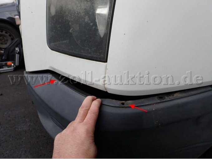 Stoßfänger vorn lose