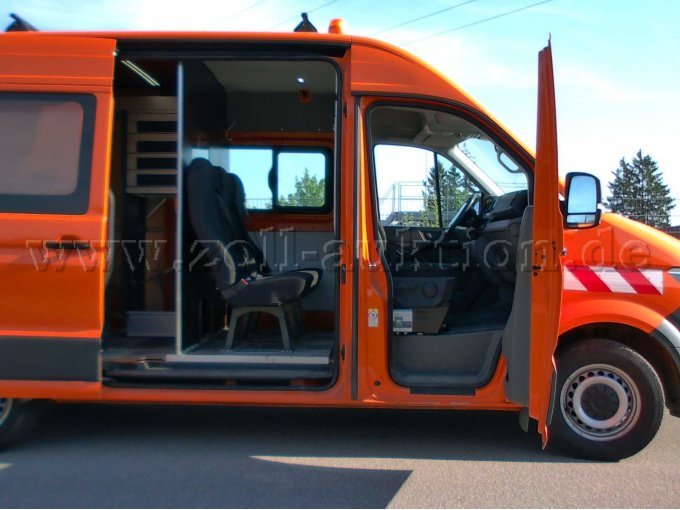 VW - Crafter - von rechts in den Innenraum