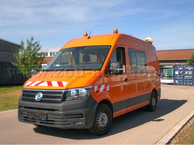 VW - Crafter - von links vorne mit Schaden Scheinwerfer und linker Seite