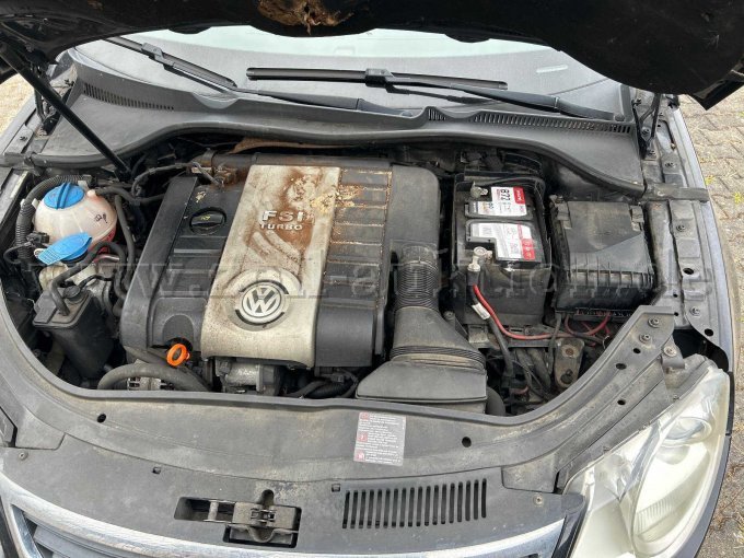Detailaufnahme 1 des Motorraums