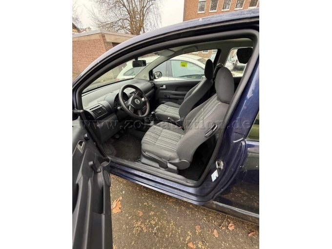 Innenansicht Vordersitze.jpg