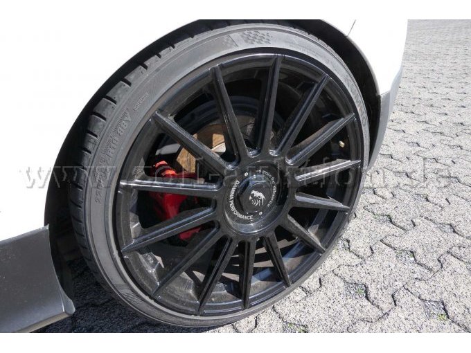 Detailaufnahme 1 Reifen + Felge hinten links