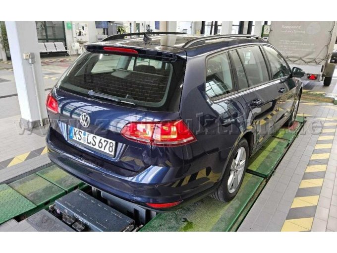 1 VW Golf 1.6 diesel Comfortline – foto 2 – kavel bij Zoll-Auktion, Hoppegarten