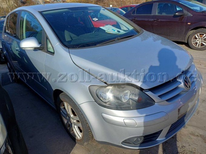 VW Golf - vorne rechts