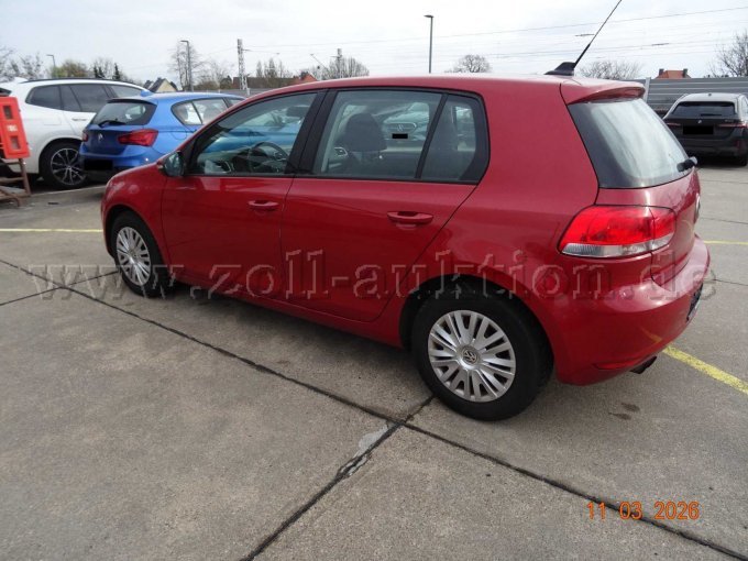 seitlich links hinten