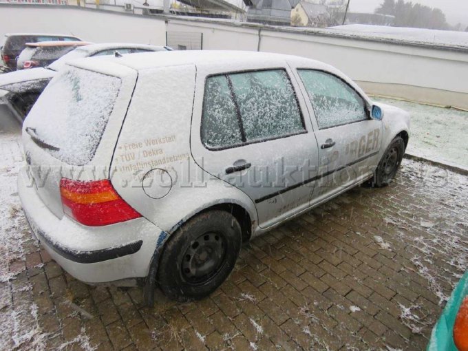 Nahaufnahme rechte Fahrzeugseite