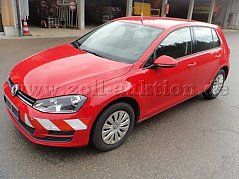 VW Golf, seitlich von vorne Fahrerseite