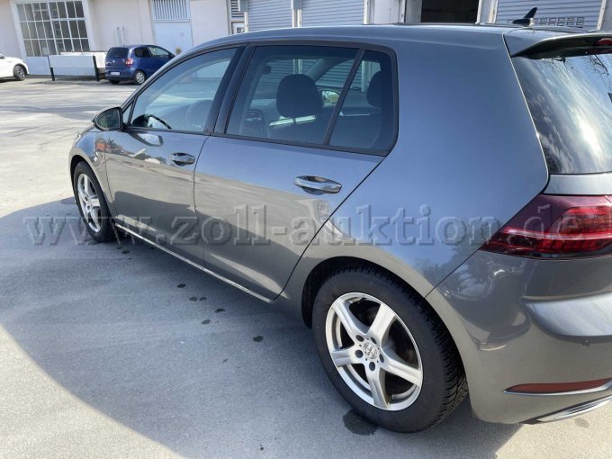Fahrerseite hinten
