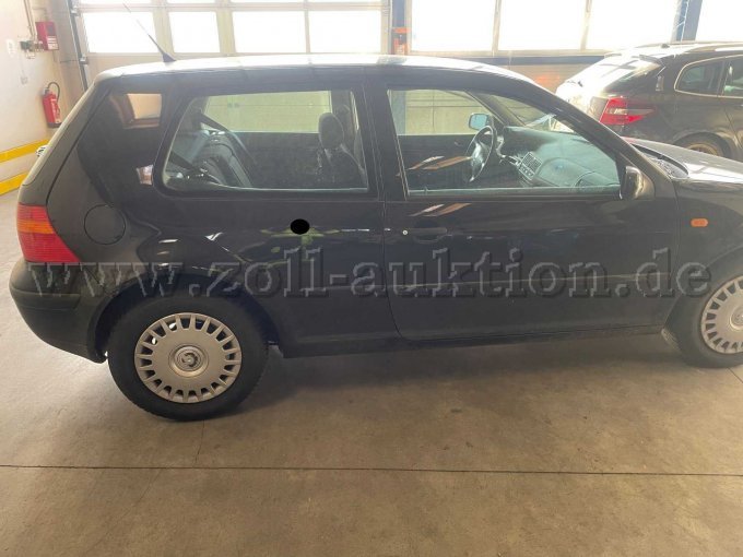 VW Golf / Seitenansicht