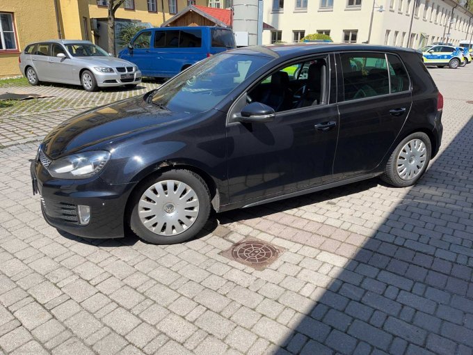 Vorne links
