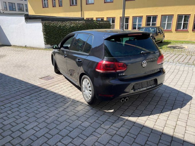 Hinten links