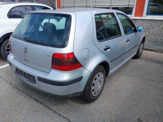 Beifahrerseite hinten